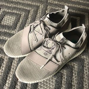 UA Lux-Letic Sneakers